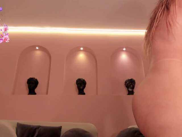 LisaFlowers's BongaCams show and profile