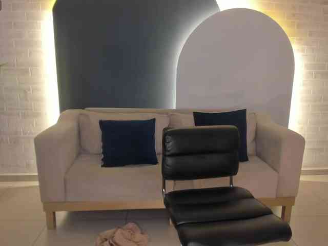 MelaniaSoley MelaniaSoley