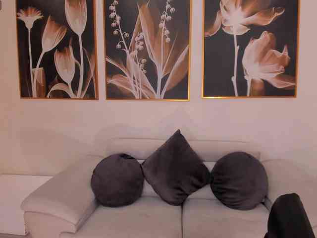 MelaniaSoley MelaniaSoley