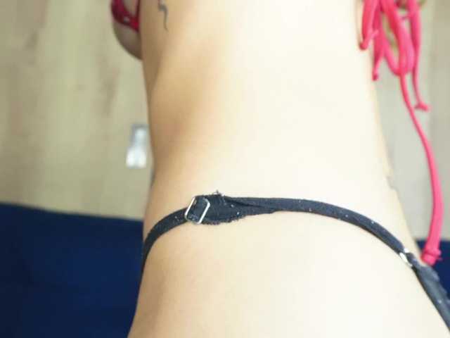 skinnybitch18's BongaCams show and profile