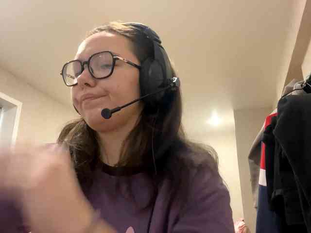 EsterAiu webcam