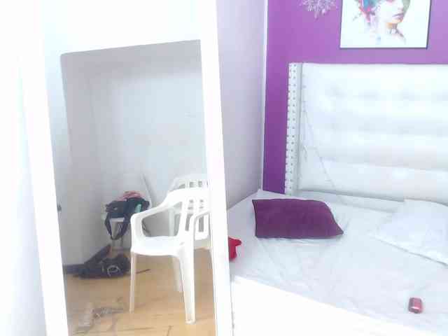 innocent-sexy-baby webcam