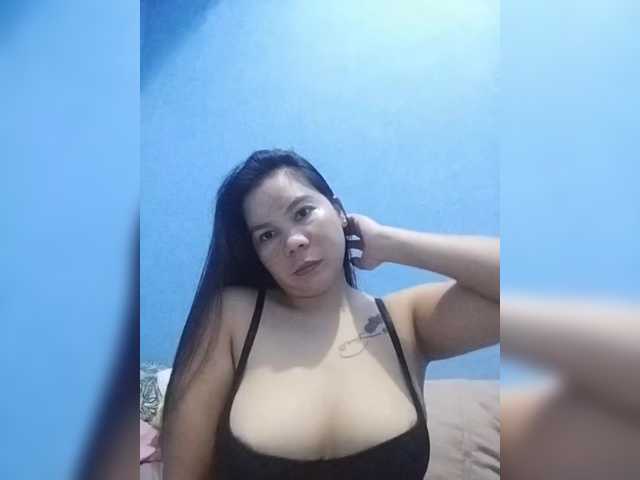 HotMomma33 webcam