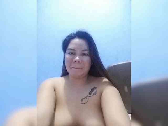 HotMomma33 webcam
