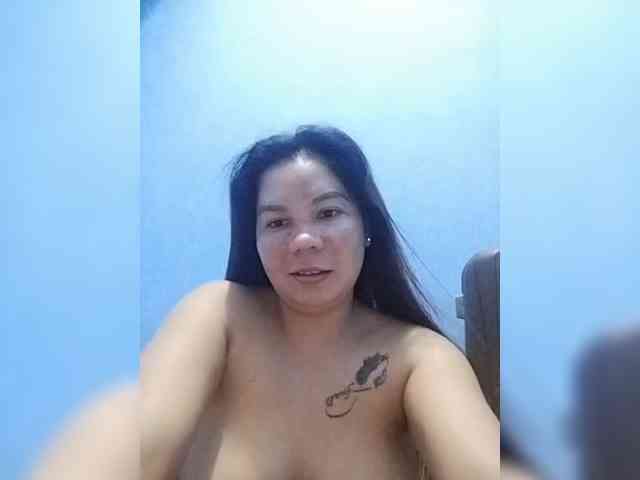 HotMomma33 webcam
