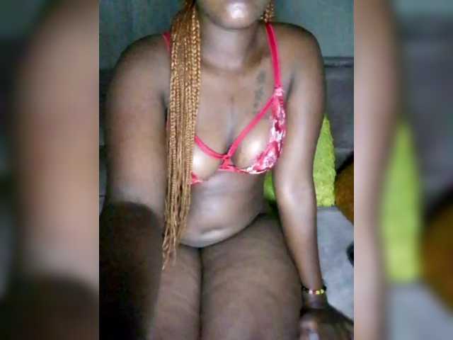 Davinalola's BongaCams show and profile