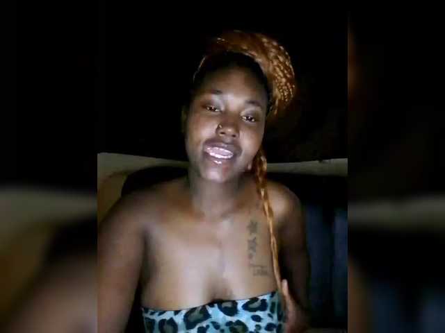 Davinalola's BongaCams show and profile