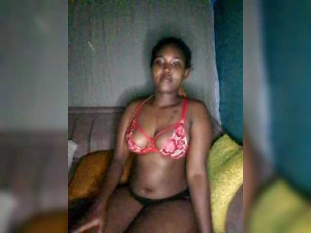 Davinalola's BongaCams show and profile