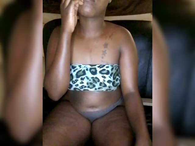 Davinalola's BongaCams show and profile