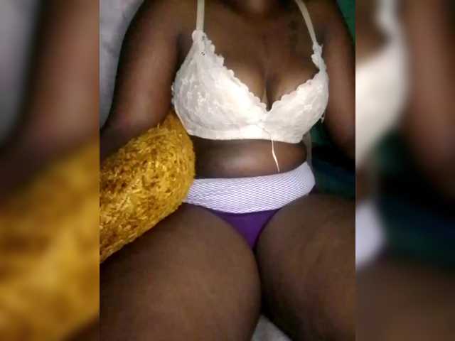 Davinalola's BongaCams show and profile