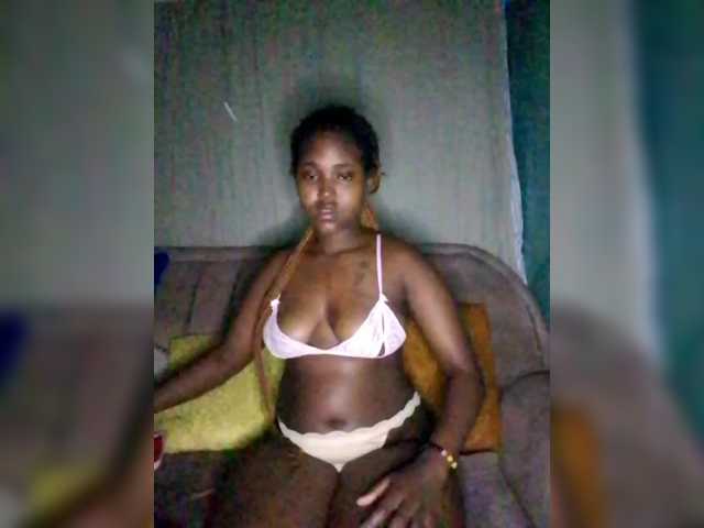 Davinalola's BongaCams show and profile