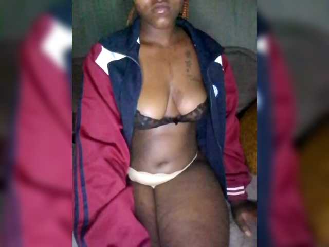 Davinalola's BongaCams show and profile