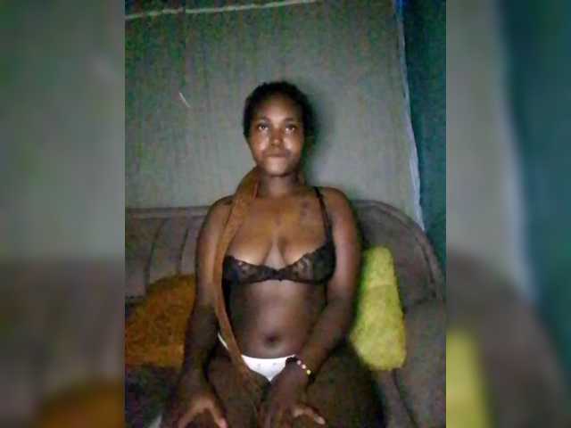 Davinalola's BongaCams show and profile