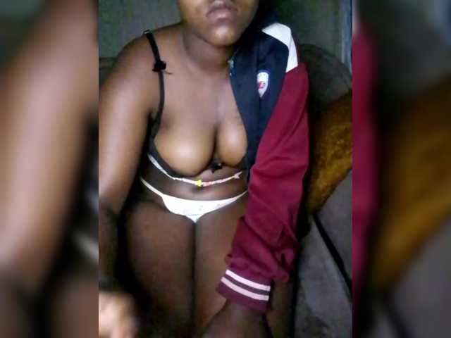 Davinalola's BongaCams show and profile