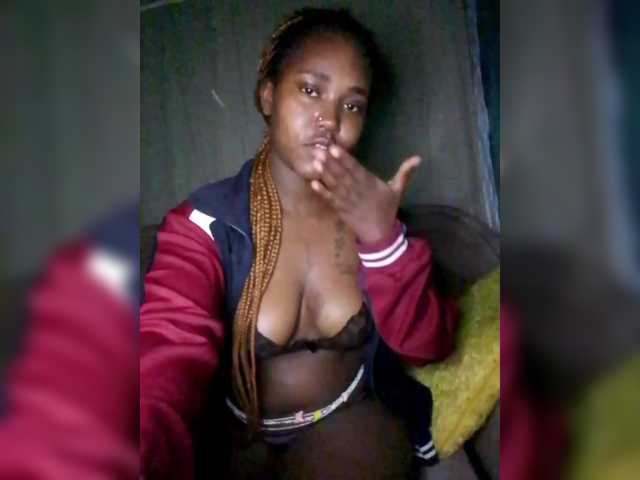 Davinalola's BongaCams show and profile