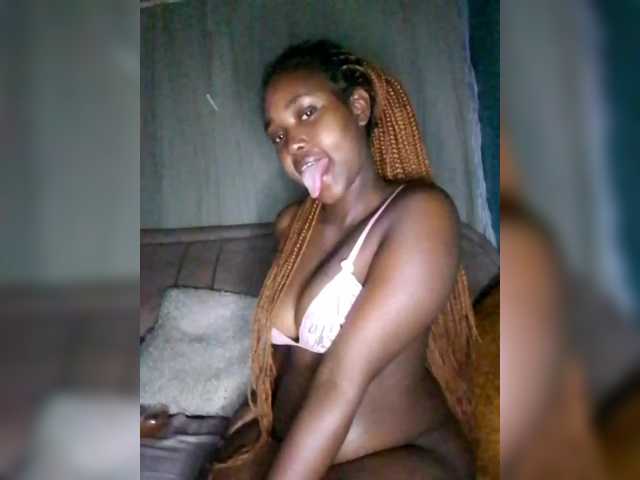 Davinalola's BongaCams show and profile