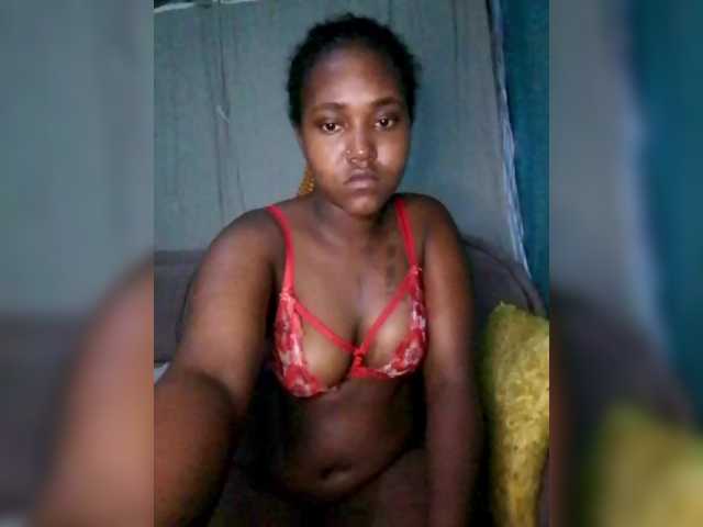 Davinalola's BongaCams show and profile