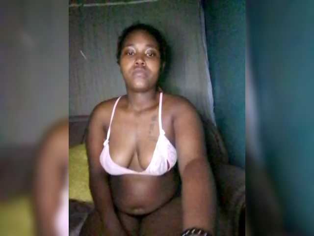 Davinalola's BongaCams show and profile