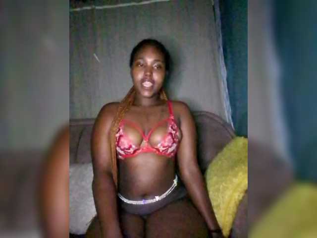 Davinalola's BongaCams show and profile