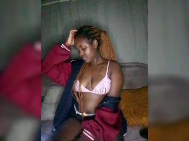 Davinalola's BongaCams show and profile