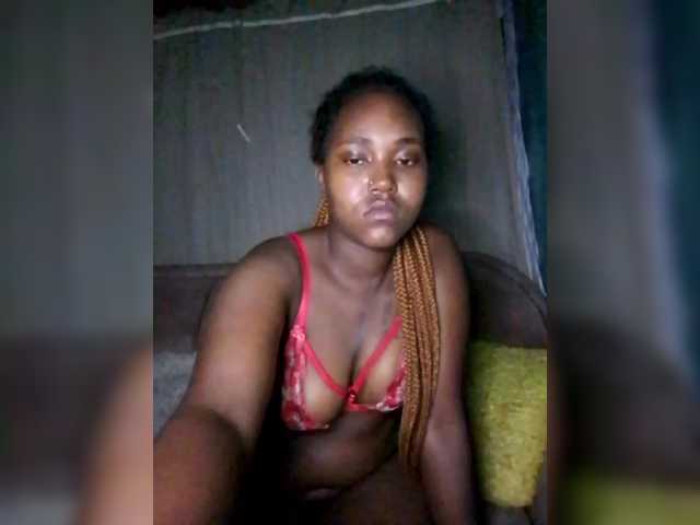 Davinalola's BongaCams show and profile