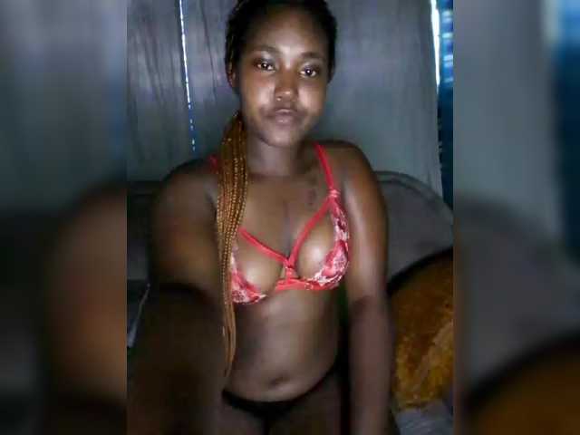 Davinalola's BongaCams show and profile