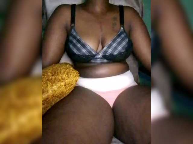 Davinalola's BongaCams show and profile