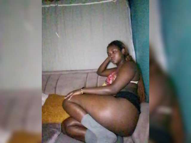 Davinalola's BongaCams show and profile