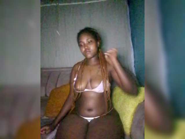 Davinalola's BongaCams show and profile