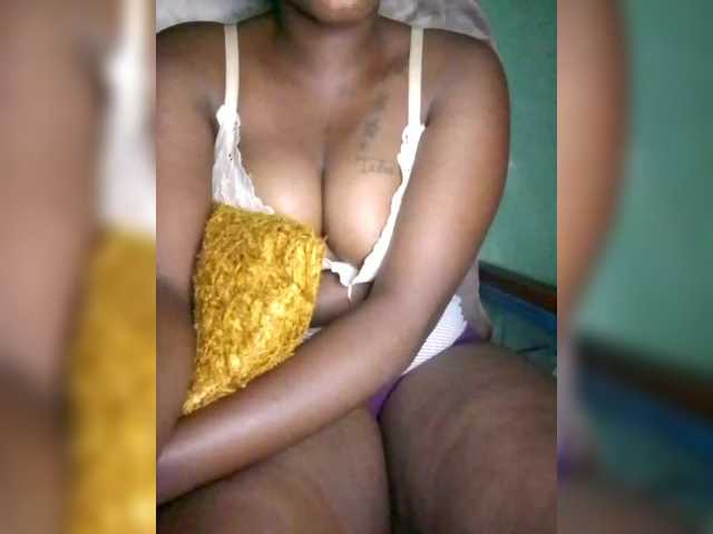 Davinalola's BongaCams show and profile