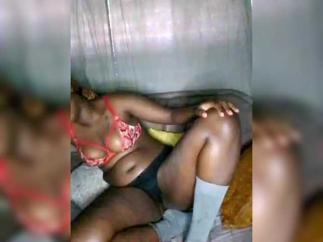 Davinalola's BongaCams show and profile