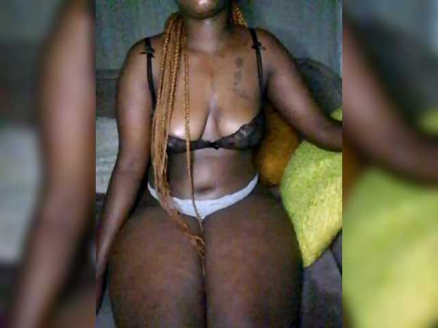 Davinalola's BongaCams show and profile