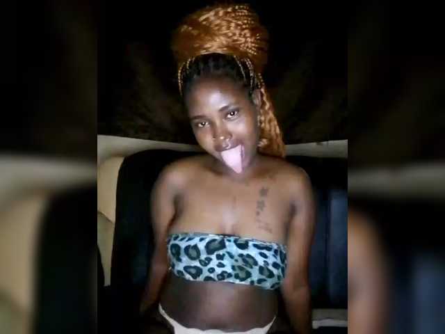 Davinalola's BongaCams show and profile