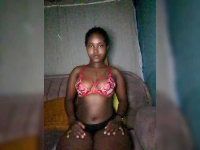 Davinalola's BongaCams show and profile