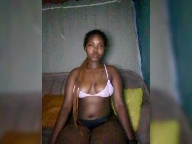 Davinalola's BongaCams show and profile