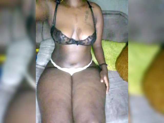 Davinalola's BongaCams show and profile