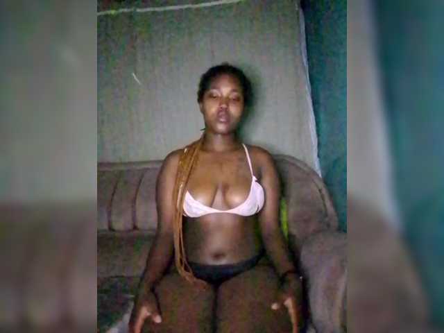 Davinalola's BongaCams show and profile