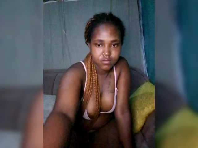 Davinalola's BongaCams show and profile