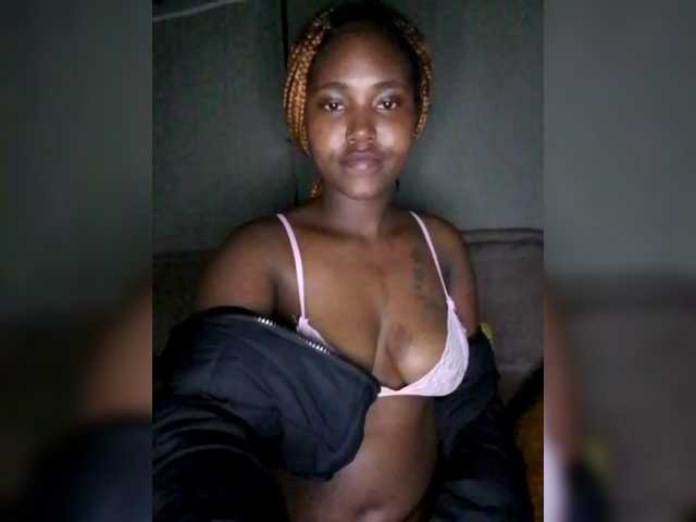 Davinalola's BongaCams show and profile