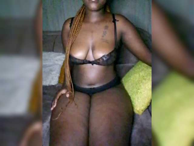 Davinalola's BongaCams show and profile