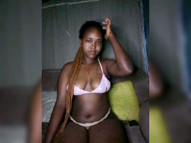 Davinalola's BongaCams show and profile