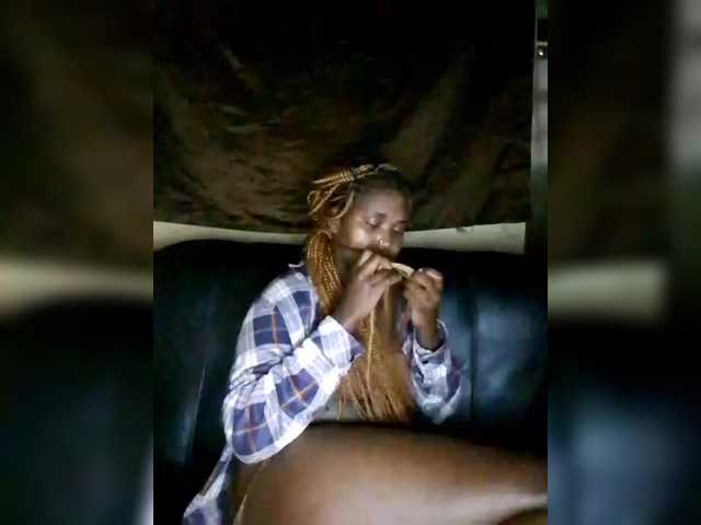 Davinalola's BongaCams show and profile