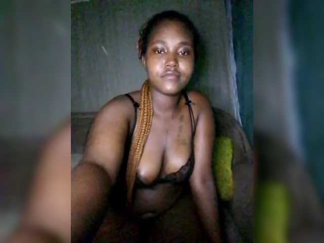 Davinalola's BongaCams show and profile