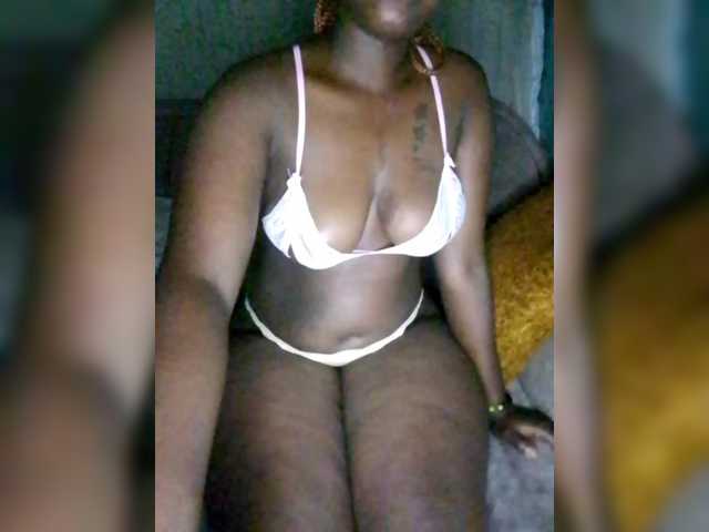 Davinalola's BongaCams show and profile