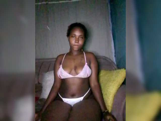 Davinalola's BongaCams show and profile