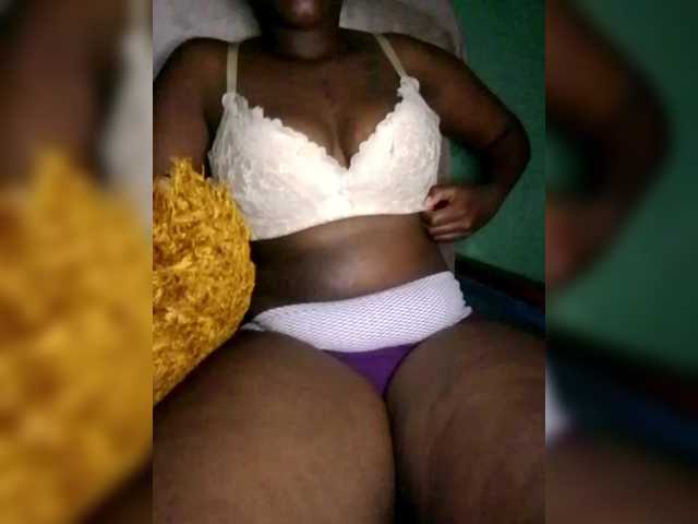 Davinalola's BongaCams show and profile