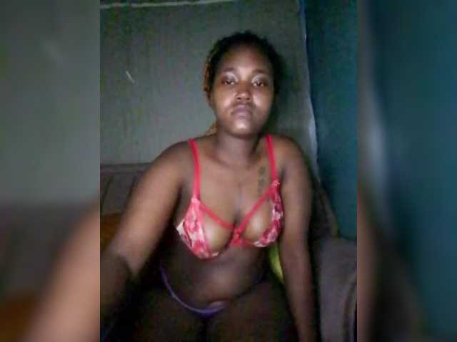 Davinalola's BongaCams show and profile