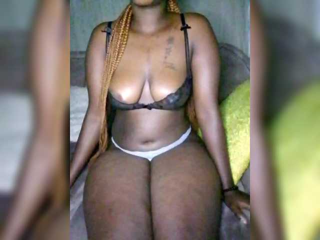 Davinalola's BongaCams show and profile