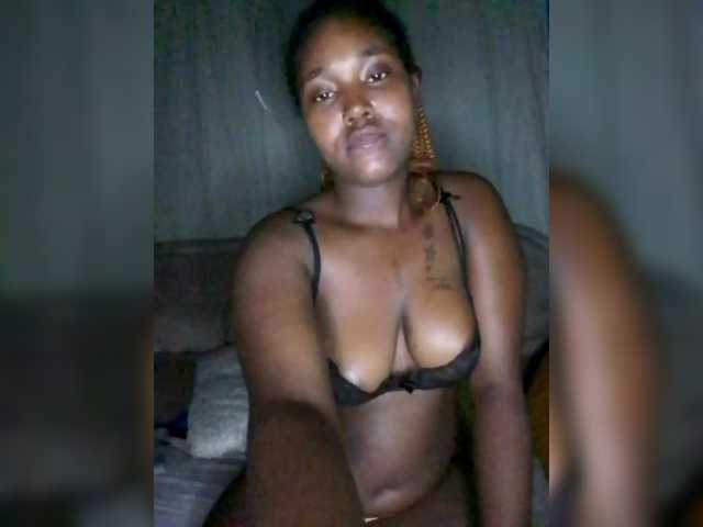 Davinalola's BongaCams show and profile