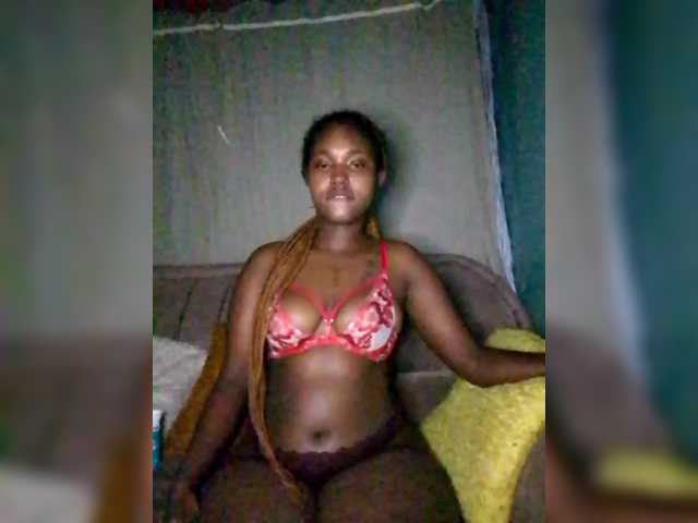 Davinalola's BongaCams show and profile